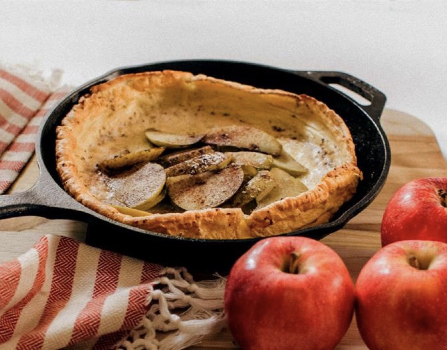 Apple Cinnamon Dutch Baby
